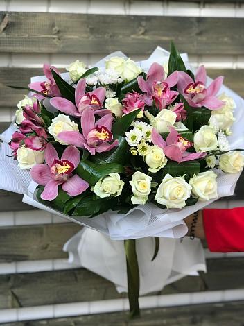 Букет цветов из: Розы и Хризантемы в Щедрино