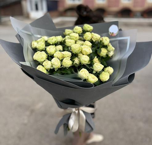 Букет Белые кустовые розы Солинеро в Щедрино