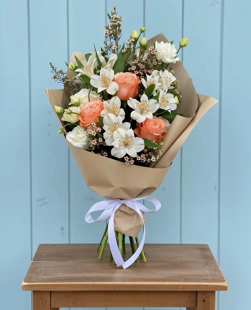 Букет цветов из: Альстромерии, Лизиантусы, Розы и Хризантемы в Щедрино